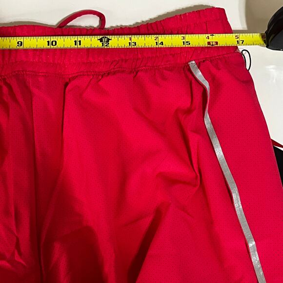 Spyder Women’s Gym Shorts Coral Athletic Activewear Size Large NWT - Picture 7 of 8